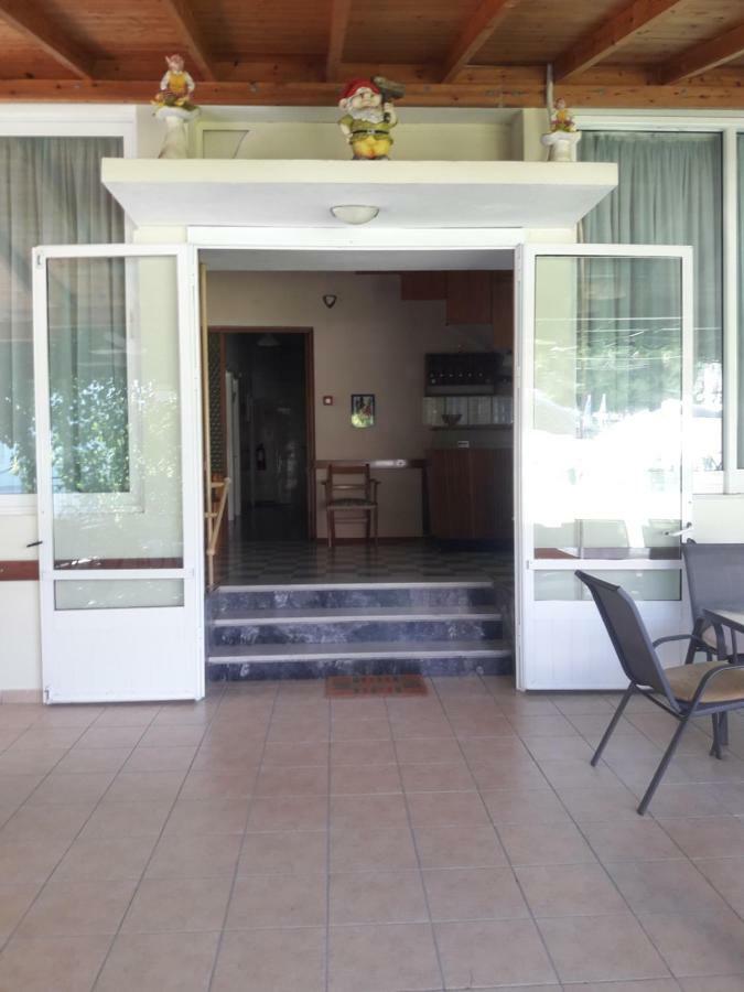 Nana Hotel Kamena Vourla Extérieur photo